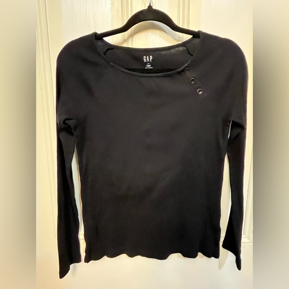 GAP Long Sleeve Black Scoop Neck Shirt Small